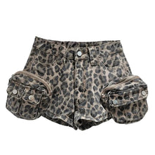 Load image into Gallery viewer, Zipper Pocket Denim Shorts