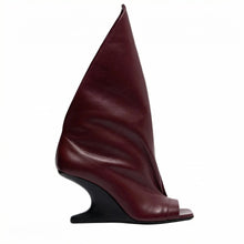 Load image into Gallery viewer, Pointed Top Fishmouth Booties