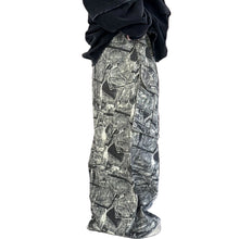 Load image into Gallery viewer, Patch Cargo Pants