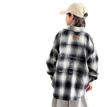 Load image into Gallery viewer, Plaid Button Top