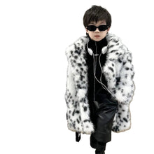 Load image into Gallery viewer, Black And White Fur