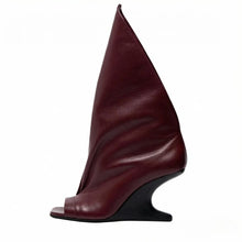 Load image into Gallery viewer, Pointed Top Fishmouth Booties