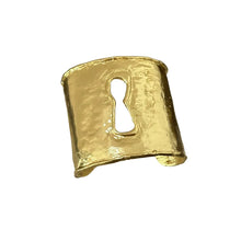 Load image into Gallery viewer, Luxe Keyhole Design Bracelet