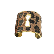 Load image into Gallery viewer, Luxe Keyhole Design Bracelet