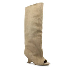 Load image into Gallery viewer, Fish Mouth Boots-Modern Baby Las Vegas