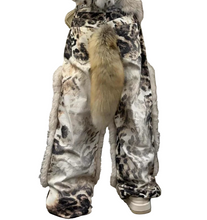Load image into Gallery viewer, Fur Patch Leopard Print Jeans