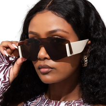 Load image into Gallery viewer, Vintage Oversized Square Rimless Sunglasses
