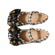Load image into Gallery viewer, Houndstooth Bow Shoes
