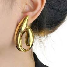 Load image into Gallery viewer, Glossy Leaf Water Droplet  Earrings
