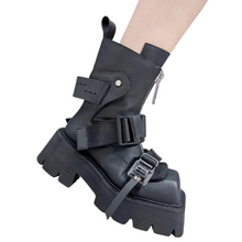 Load image into Gallery viewer, Black Zipper Buckle Square-Toe Boots
