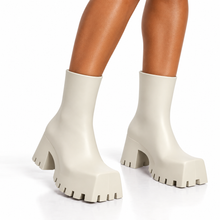 Load image into Gallery viewer, Square-Toe Rain Boots
