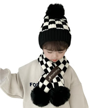 Load image into Gallery viewer, Checker Hat And Scarf Set
