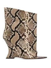 Load image into Gallery viewer, Fish Mouth Booties
