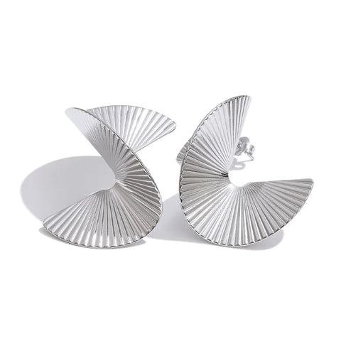 Gold Ribbed Twist Earrings