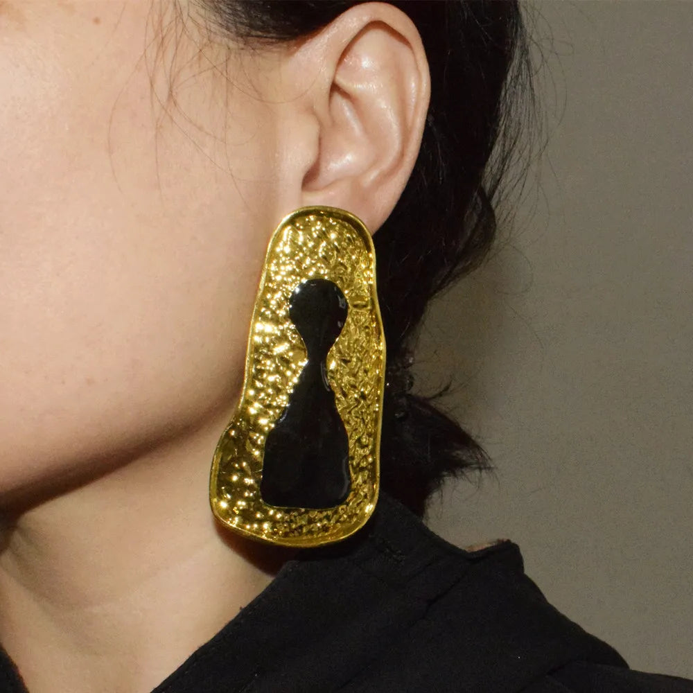 Black Keyhole Metal Earrings