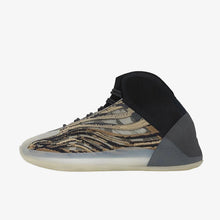 Load image into Gallery viewer, Natural Tone Patch Sneakers
