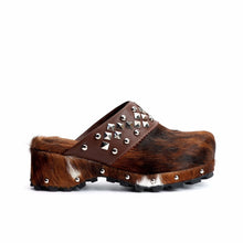 Load image into Gallery viewer, Western Fur Rivet Clogs
