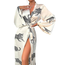 Load image into Gallery viewer, White Cheetah Print Robe
