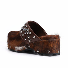 Load image into Gallery viewer, Western Fur Rivet Clogs
