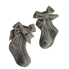 Load image into Gallery viewer, Velour Bow Socks
