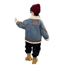 Load image into Gallery viewer, Patch Fur Collar Denim Jacket
