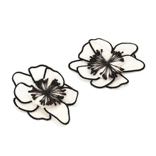 Load image into Gallery viewer, 3D Flower Earrings
