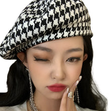 Load image into Gallery viewer, Houndstooth Beret Hat
