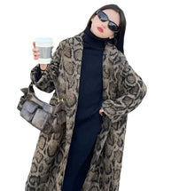 Load image into Gallery viewer, Snake Print Coat
