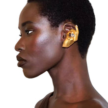 Load image into Gallery viewer, Metal Hand Earcuff
