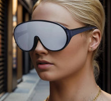 Load image into Gallery viewer, Oversized Goggle Sunglasses
