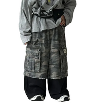 Load image into Gallery viewer, Leopard Patch Denim Pants
