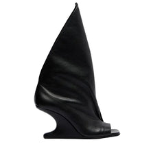 Load image into Gallery viewer, Pointed Top Fishmouth Booties
