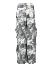 Load image into Gallery viewer, Camo Wide-Leg Pocket Denim Cargo Jeans
